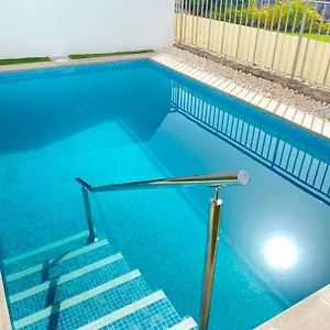https://oh-la-life-magnolia-golf-susana.adeje-hotels.com